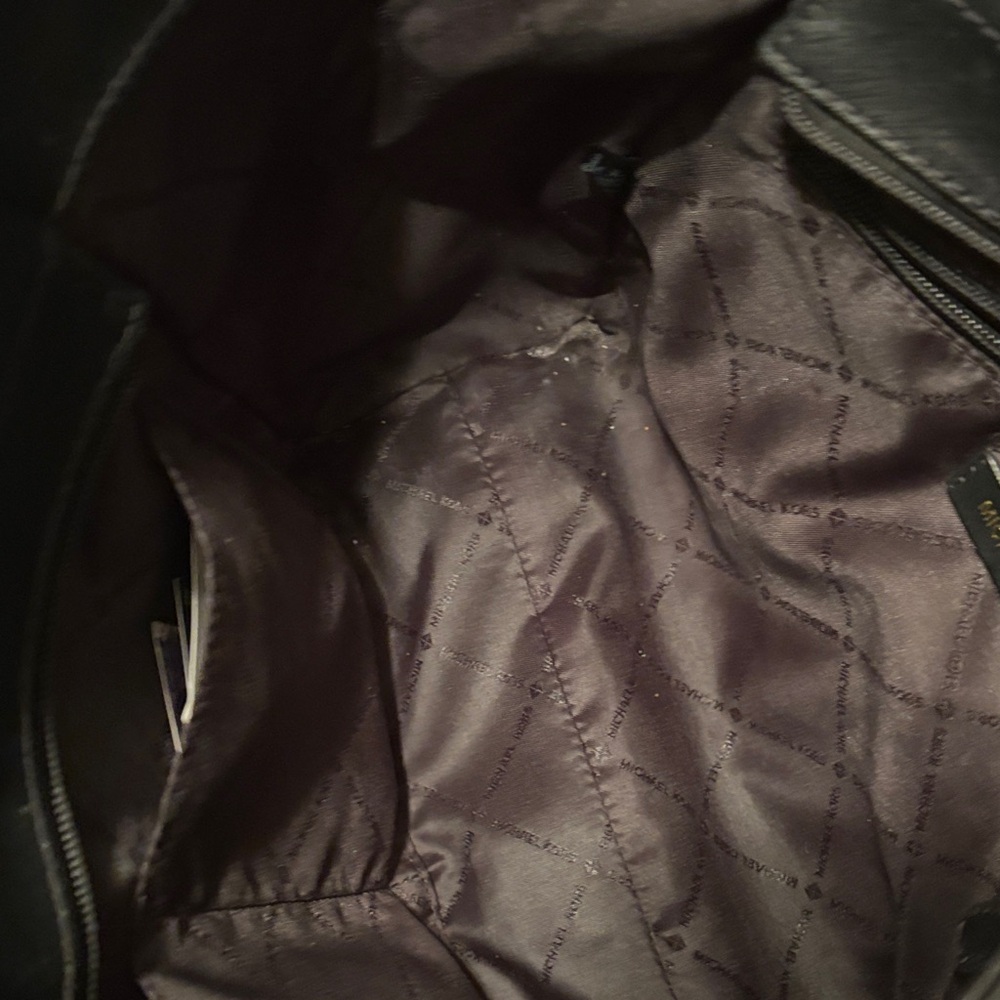Michael Kors Black Leather Shoulder Bag with Gold Accents - Picture 3 of 8